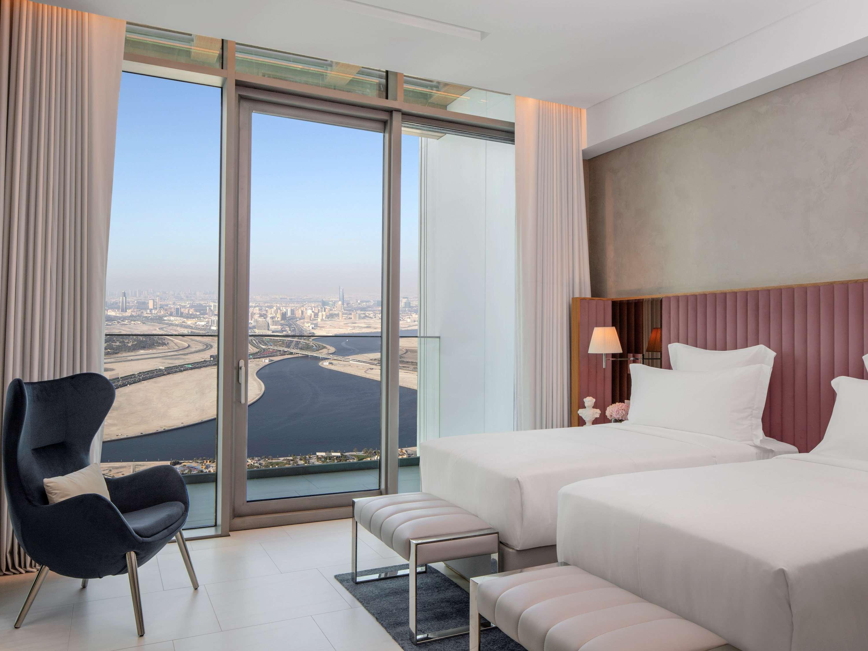 SLS Dubai Hotel&Residences Exterior foto